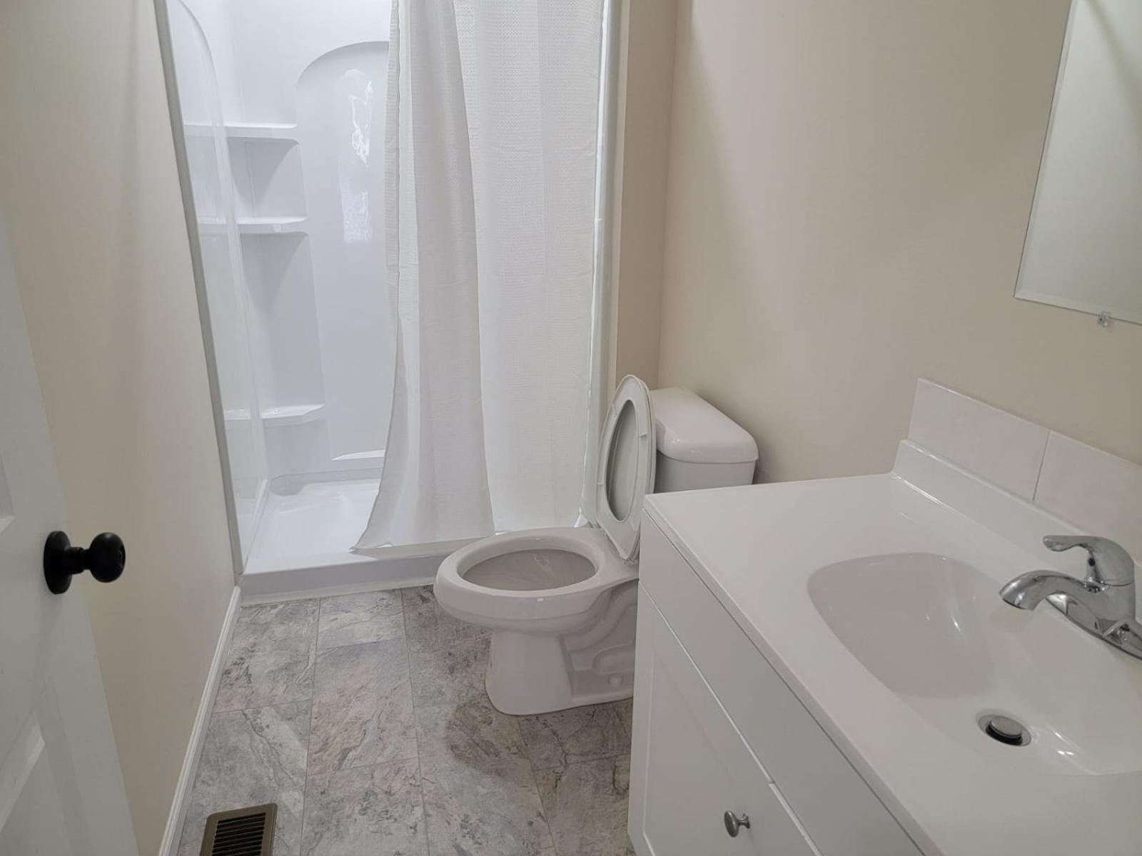 Holiday home Charming 4br New With Garage Parking
