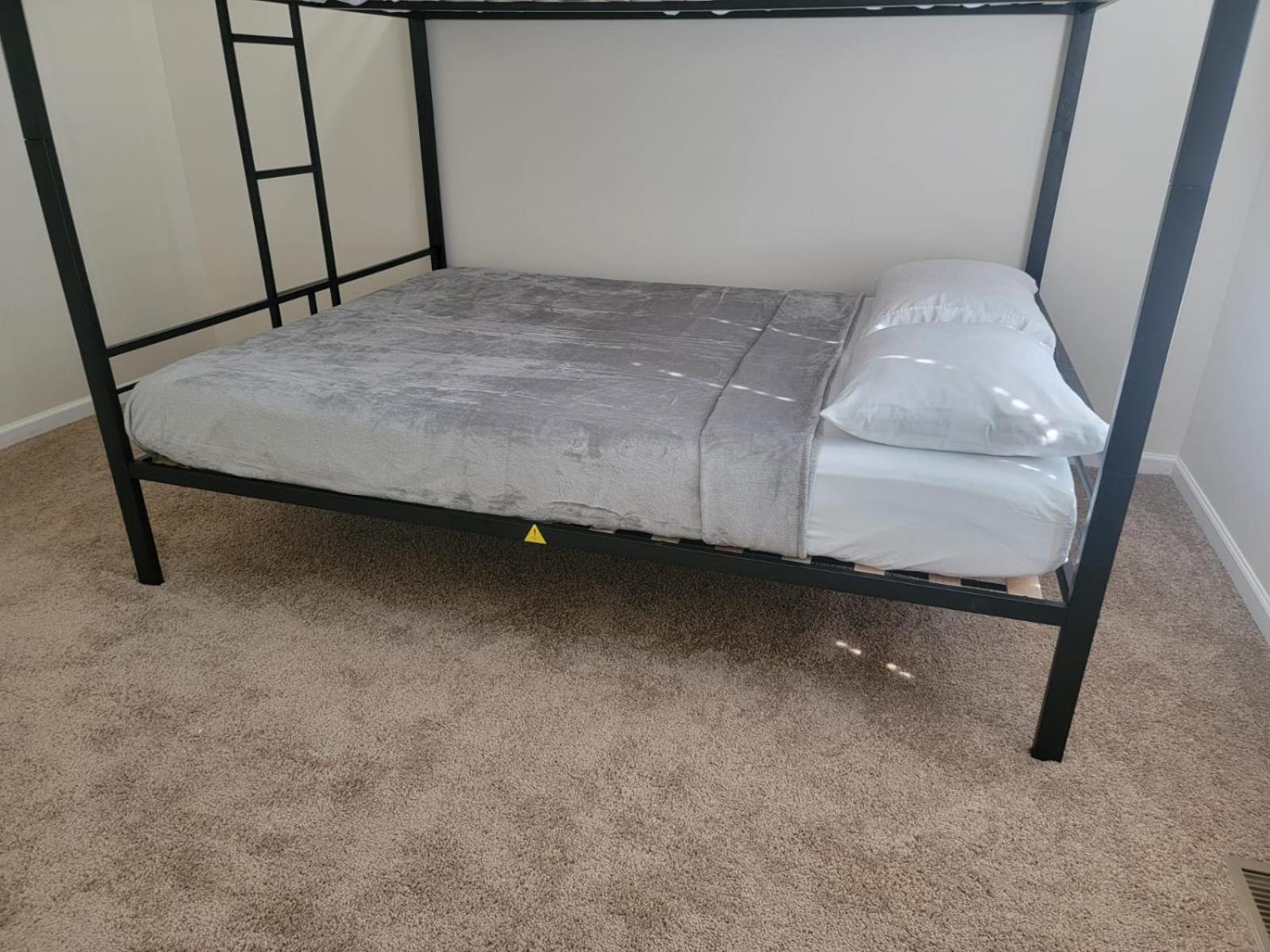 Charming 4br New With Garage Parking *