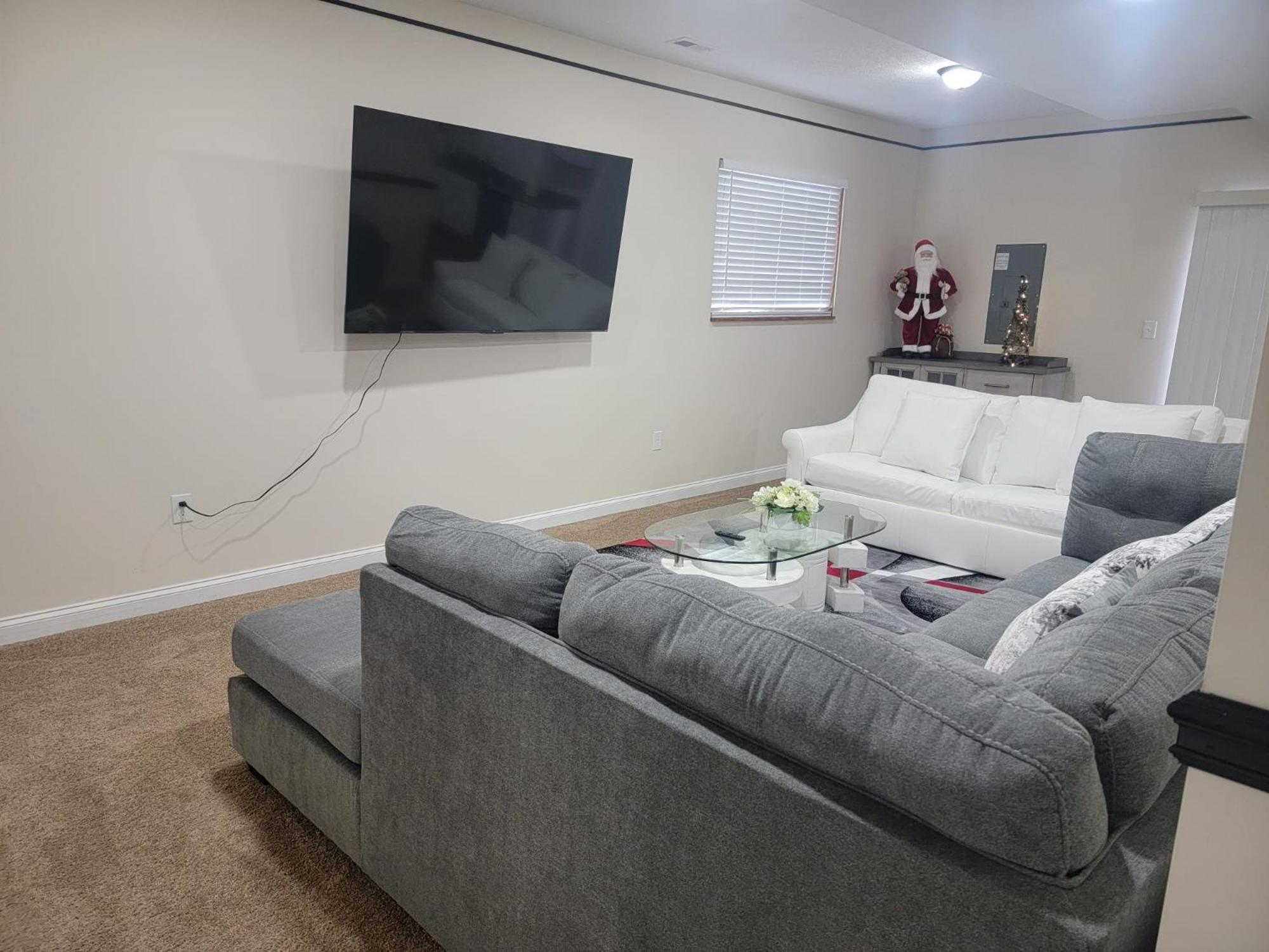 Holiday home Charming 4br New With Garage Parking *