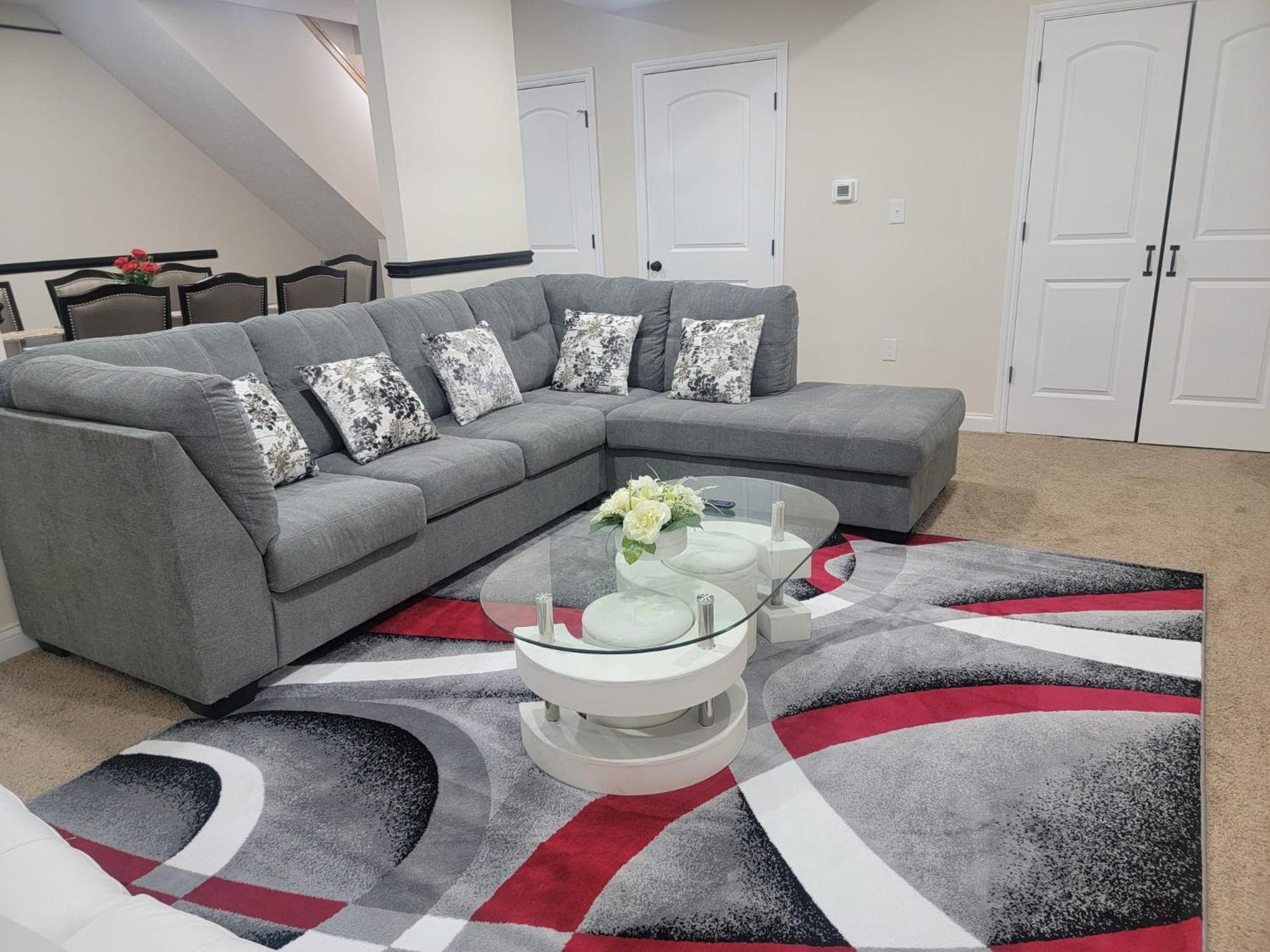 Charming 4br New With Garage Parking Holiday home Columbus